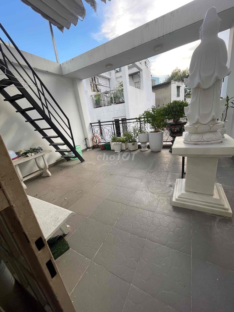 To rent 5*12 new furniture