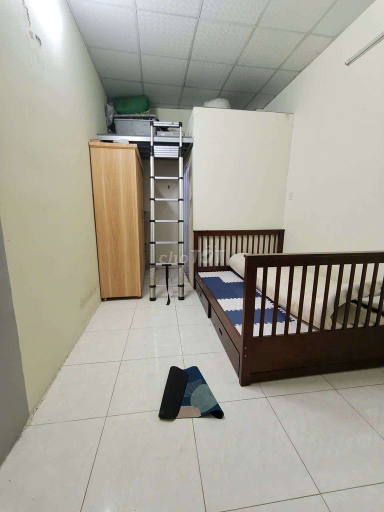 3 x 20 a ground one floor two bedrooms for the owner
