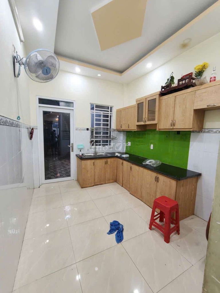3 x 20 a ground one floor two bedrooms for the owner