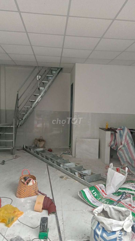 Two bedrooms on one floor. Two toilets. Near the mero district 12.