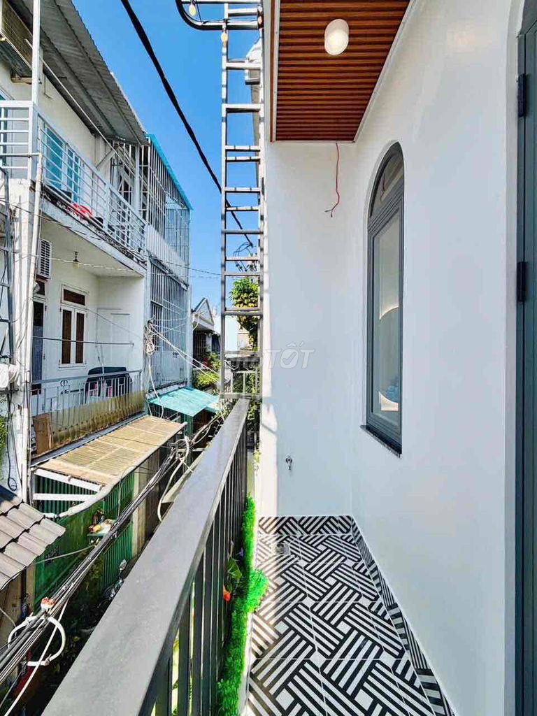 Nice new place to hide out in Quang Trung-7708.