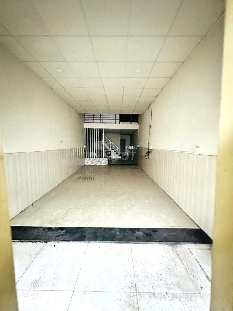 Văn Cao, 4.2 X18 M, guards, 2 toilets, 8.5 million.
