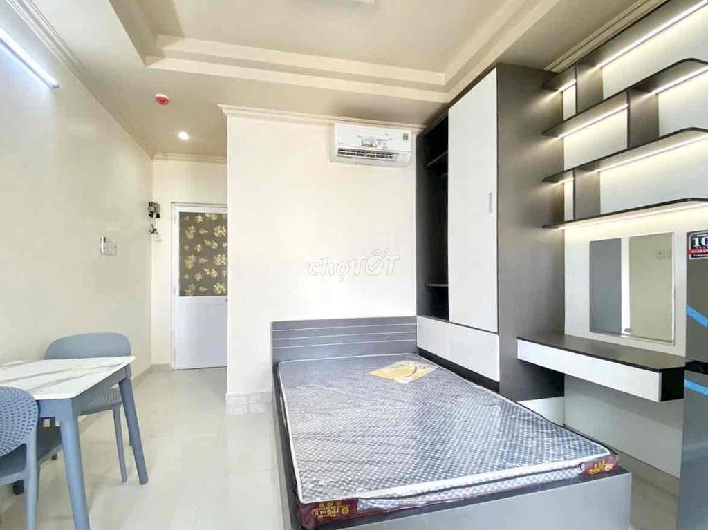 The balcony lodge room is 30 m2 full Vạn Kiếp near District 1, Phan Xil Long