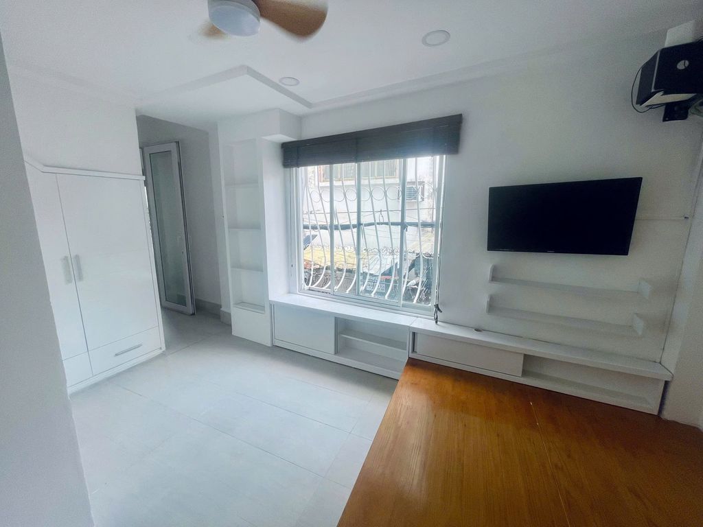 It's the owner who rents Dupxx 36 meters, two bedrooms, a full interior near University cn 4