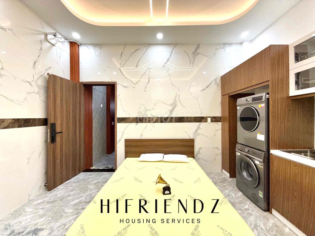 The ground apartment is full of private dry-cleaning machines in the capital.