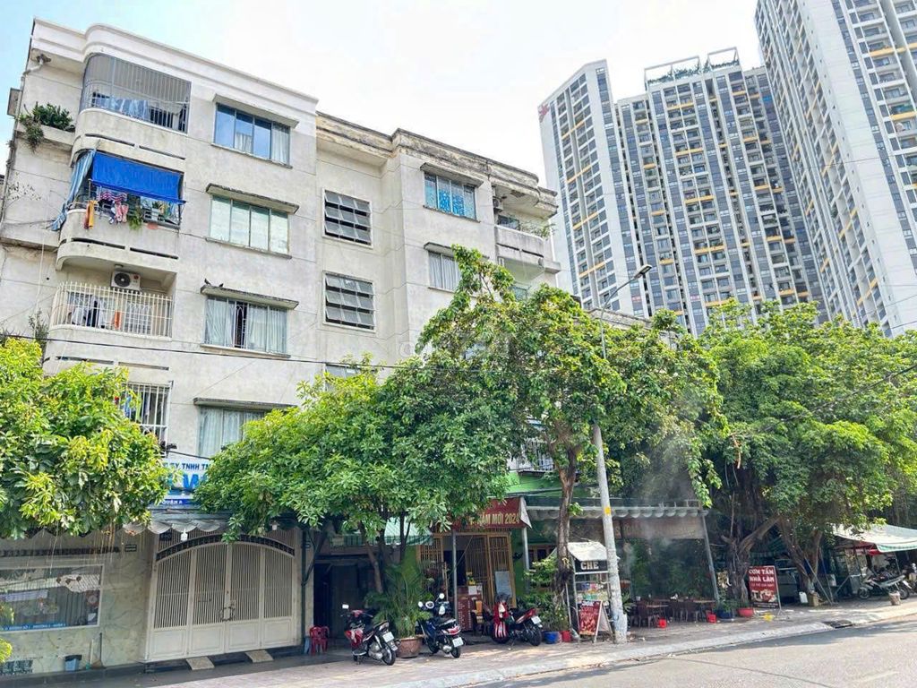 Greenstoke apartment 6 8 district 8 cool corner 63 meters 3 bedrooms near bxq8 no charge