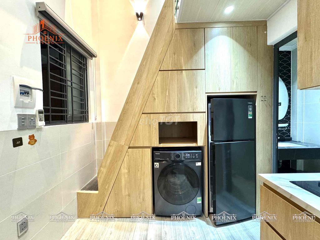 Just got empty - full interior, convenient location