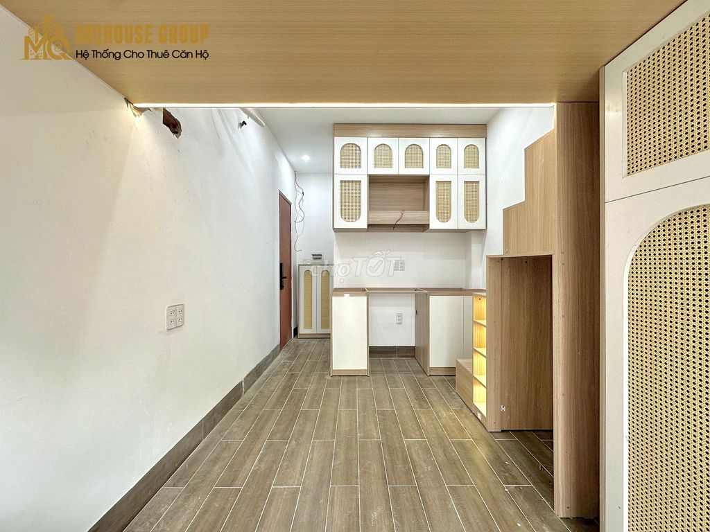 A mini-size tone-talental building near the Âu Cơ degree of charity.