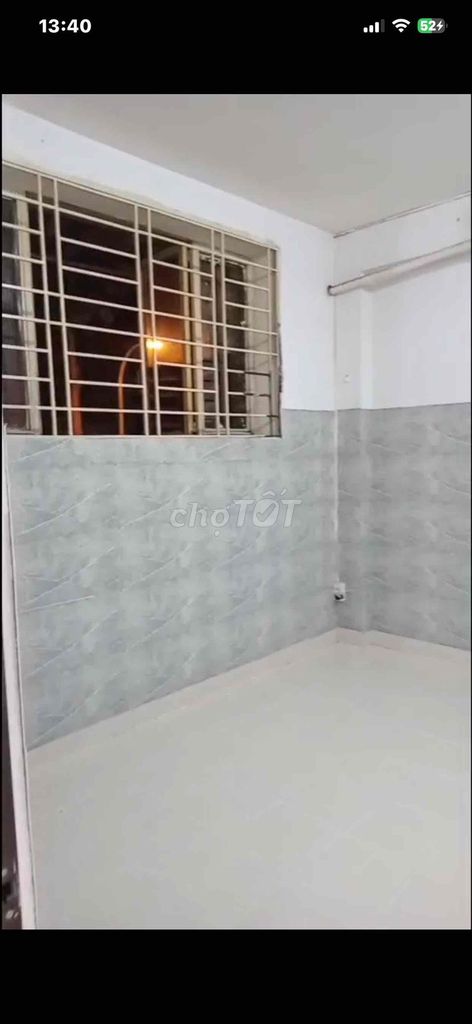 Sơn Kỳ building. There's two bedrooms. There's a band.