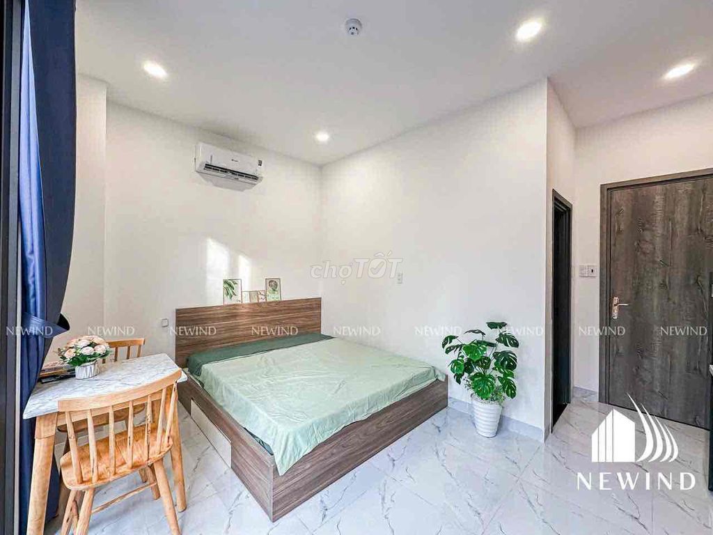 The new apartment is 100% 35 meters with a balcony in Phan Xích Long near the 1st county, District 3.