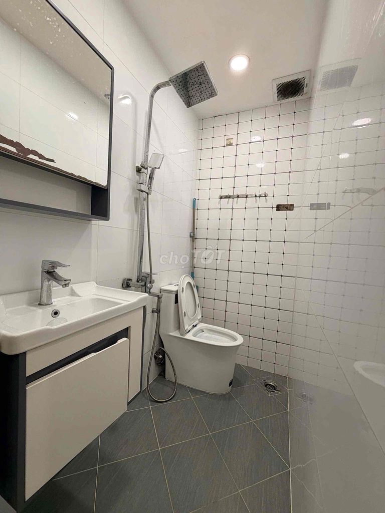 High-end apartment right in the center of Gò Vấp.