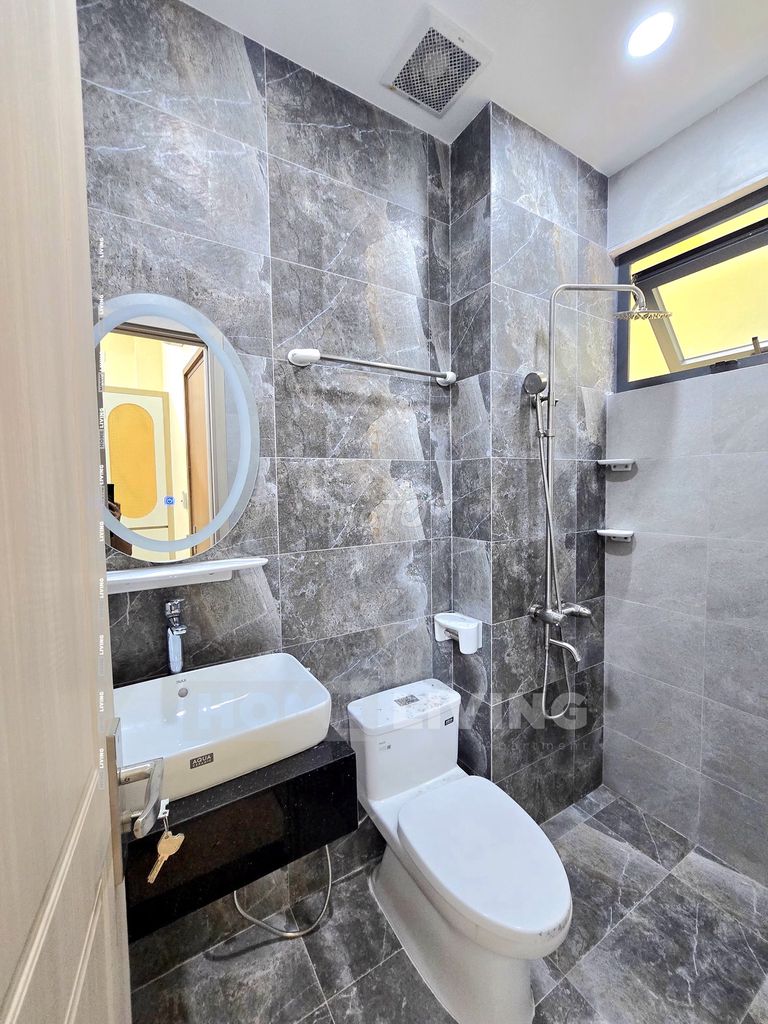 The studio service apartment is full of high-end furniture at the foot of a favorable price.