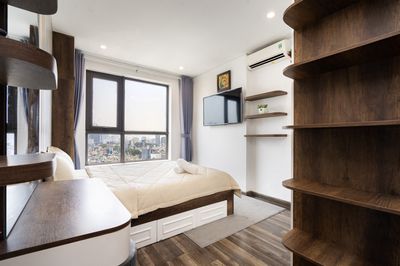 Rent the two-size ion ion lyrosa in the back of the luxury interior for only 29 million.
