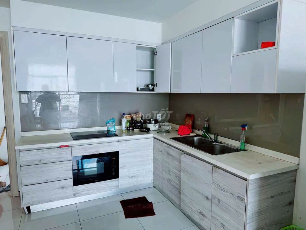 Rent Riva Park over 100 meters, 3 bedrooms, full interior