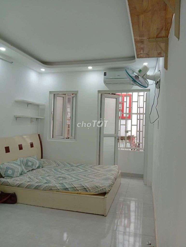 House 1 01 has 3 x 10 meters of furniture. 2 alleys 77 Xen Chen.