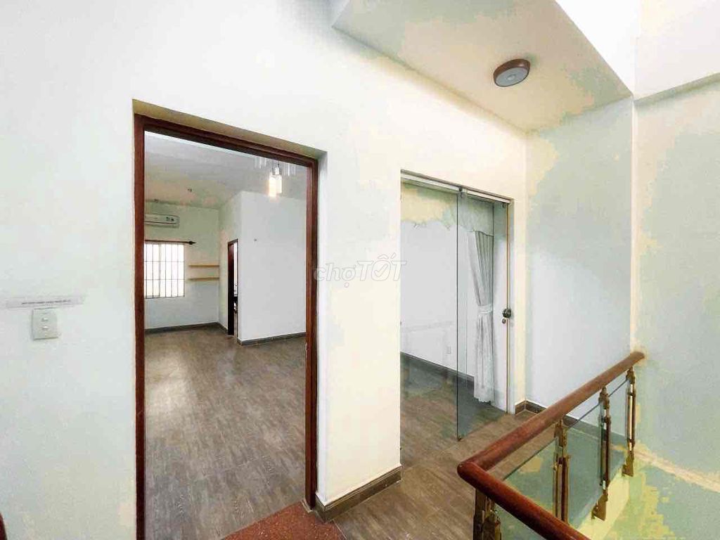 Renting Lê Thị Chợ p.P.P. County 7 cash houses.