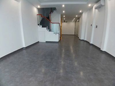 It's the owner of renting 1 240 B Huỳnh Văn Bánh-711 Q.Phú Nhuận