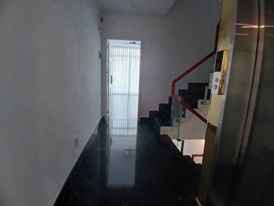 It's the owner of renting 1 240 B Huỳnh Văn Bánh-711 Q.Phú Nhuận