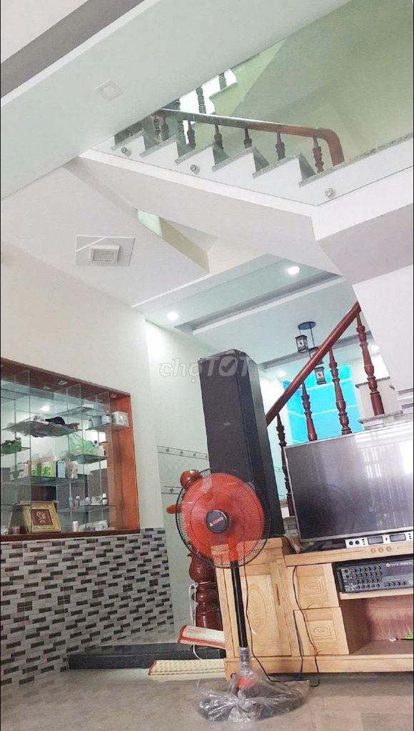Rent a three-story Trần Thị Năm P alley. Tân Chánh Hiệp District 12