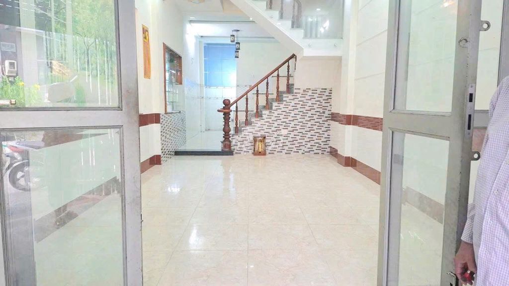 Rent a three-story Trần Thị Năm P alley. Tân Chánh Hiệp District 12