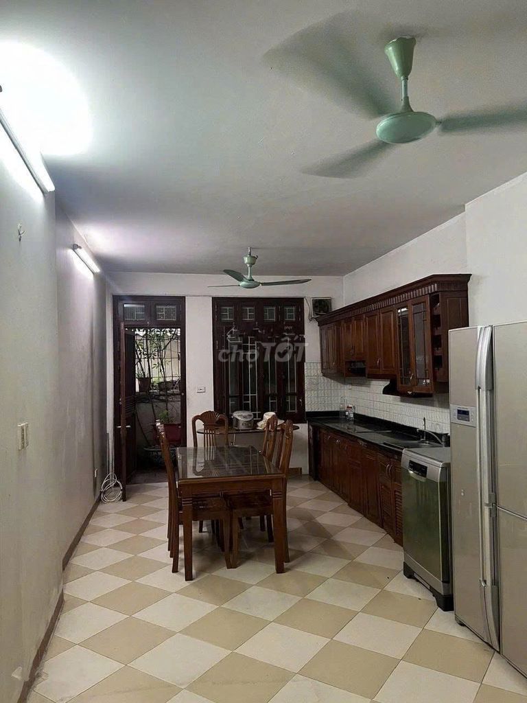 Rent the R.Q.q0, Phú Nhuận 2 bedrooms, two furniture toilets, 15 million a month.