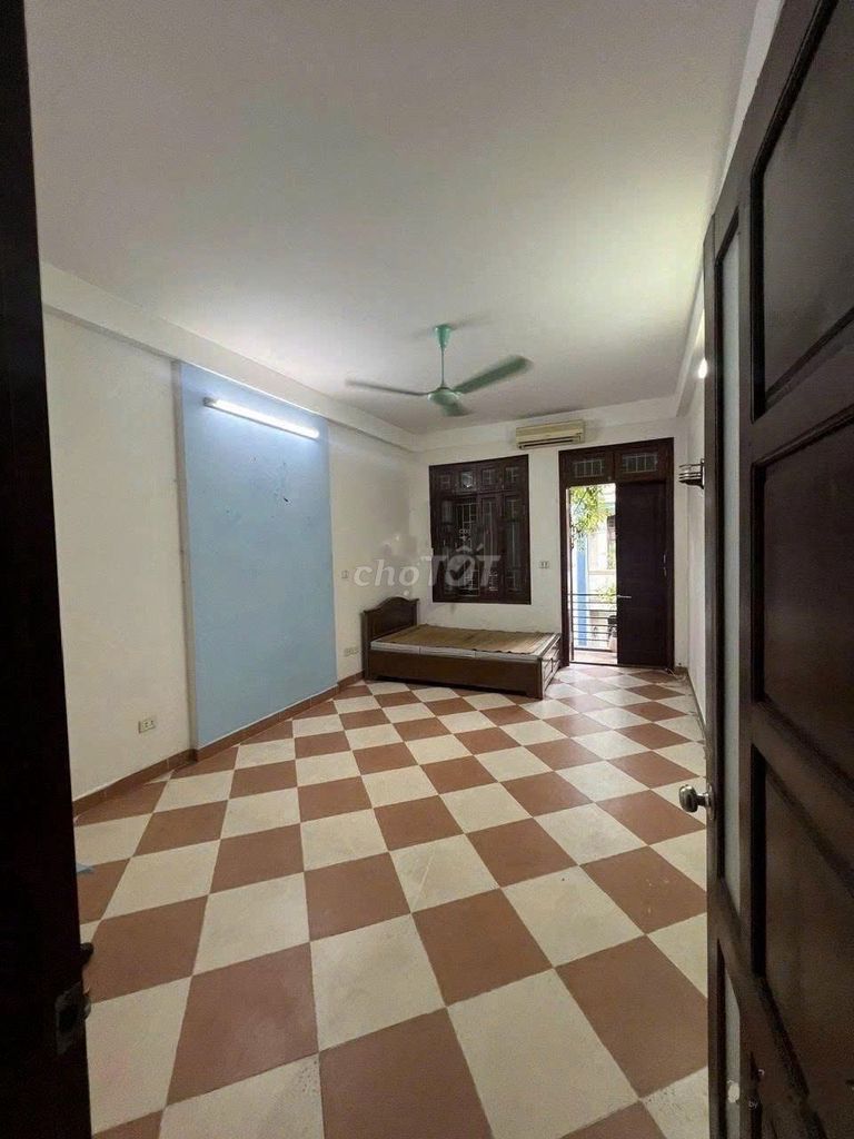 Rent the R.Q.q0, Phú Nhuận 2 bedrooms, two furniture toilets, 15 million a month.