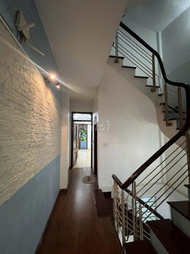 Rent the R.Q.q0, Phú Nhuận 2 bedrooms, two furniture toilets, 15 million a month.