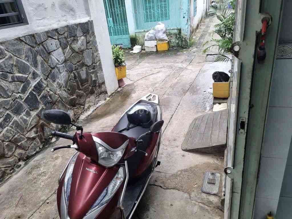 The renter of the alley 536 Europe is 10 Tân Bình area 2 x8 meters per floor.