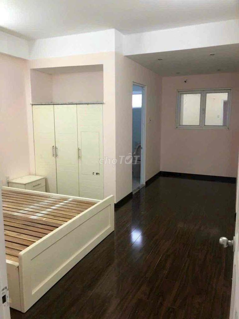 renting houses to the front of the People's Department of Ping Fun