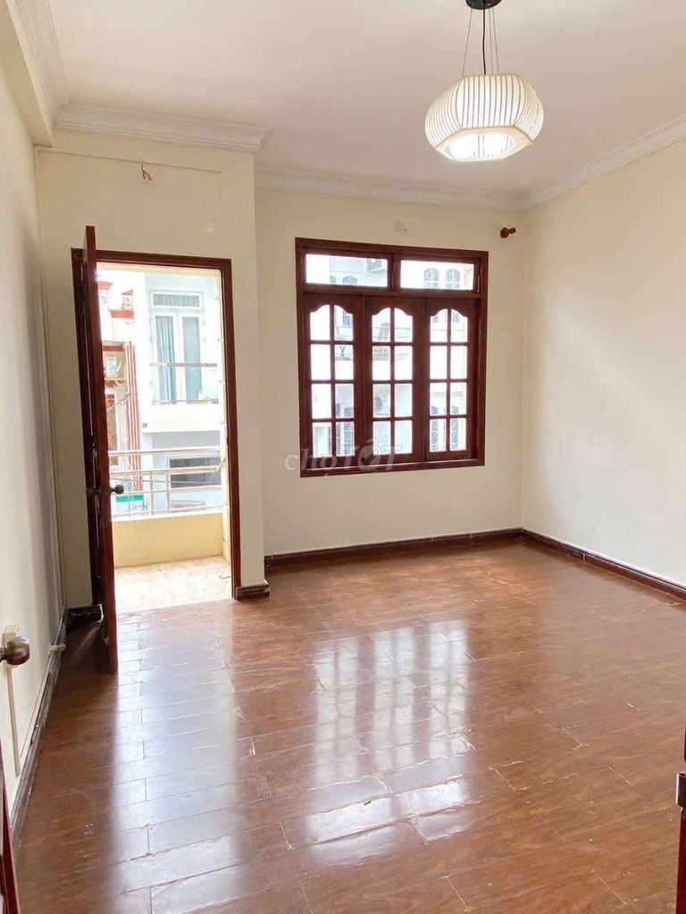 Rent a Hoàng Hoa Thám Tân Bình - 4 x18 m car alley