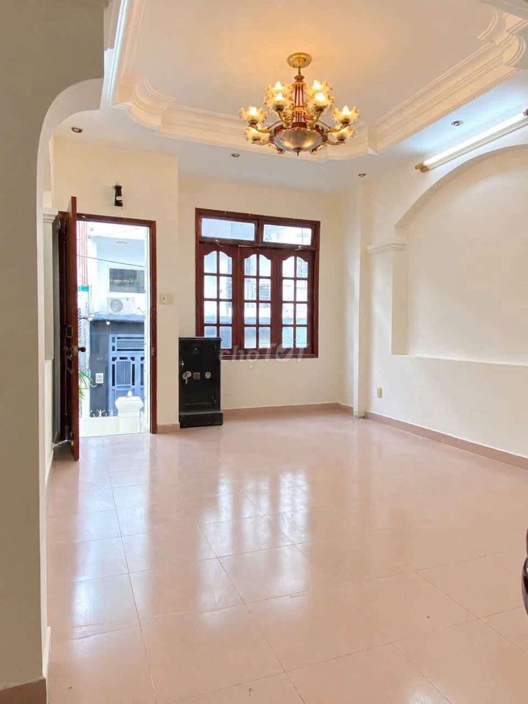 Rent a Hoàng Hoa Thám Tân Bình - 4 x18 m car alley