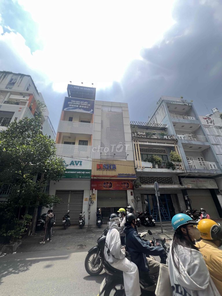 Enormous sales front Vĩnh Viễn District 10