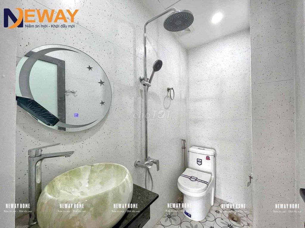 Open up the mini apartment with the upper-level OTI