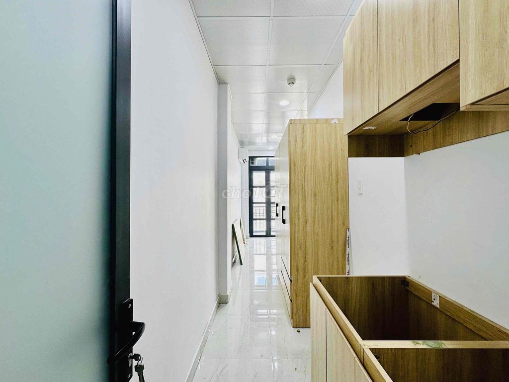 The Royal Service has a new, fully-full elevator.