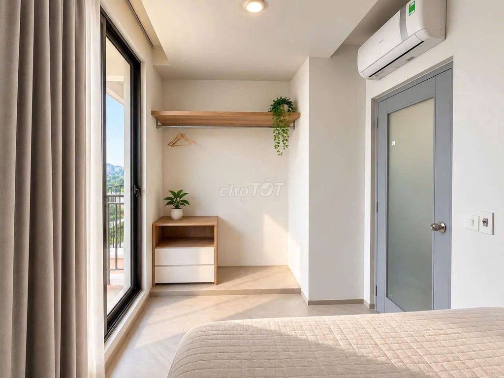 Rent the Grand Guardian full of facilities right here in the Rivere District 7