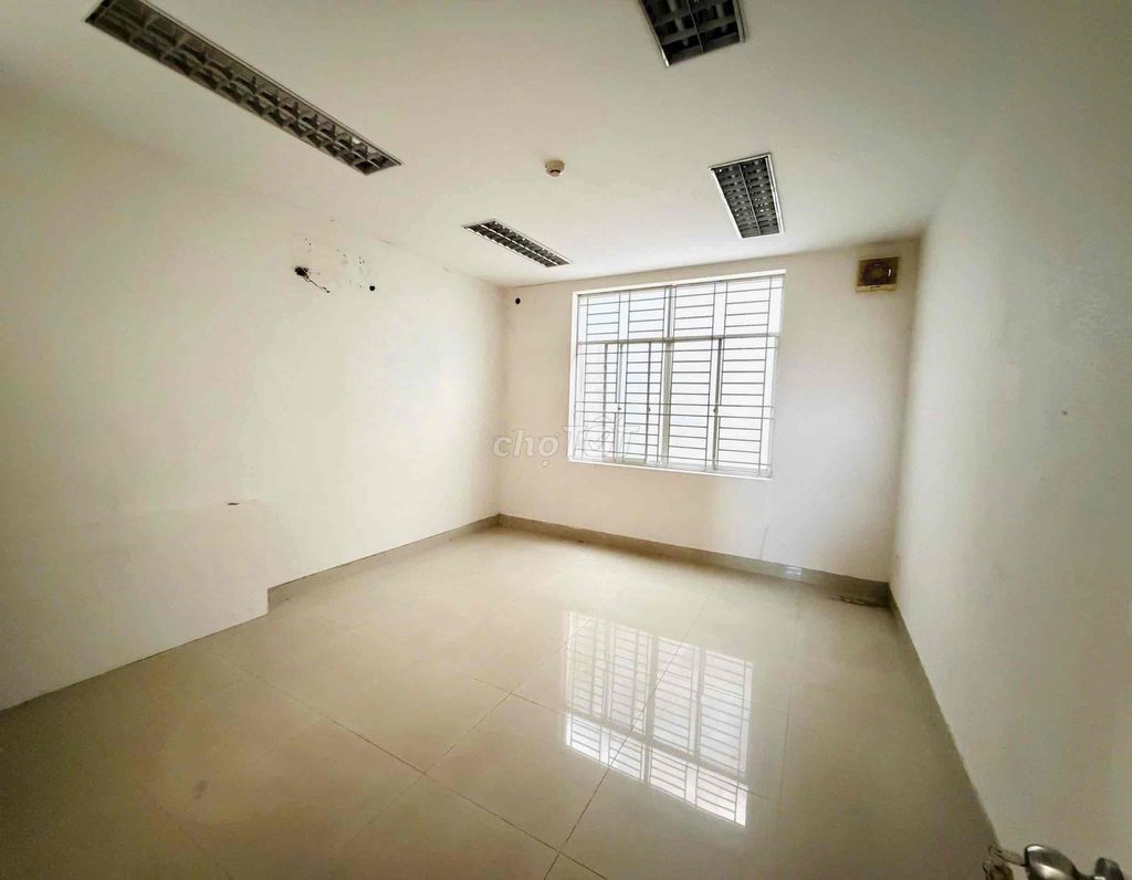 New house, x-ray alley - 4 x 18 meters blue row 1 .1 floor car yard