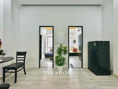 apartment 2 balcony bedroom full of furniture 55 M2 right near the market.