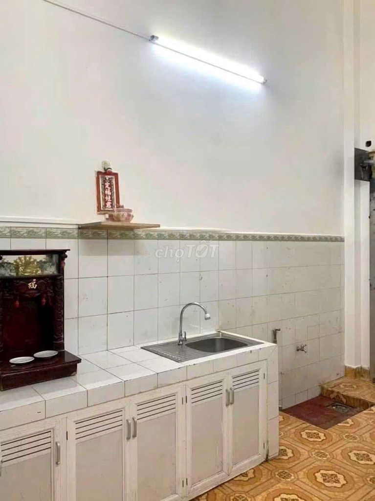 It's the owner who rents an O/C 168 Lê Cao Lãng-3, 5 X22-Lils*2 bedrooms*2 cheap toilets