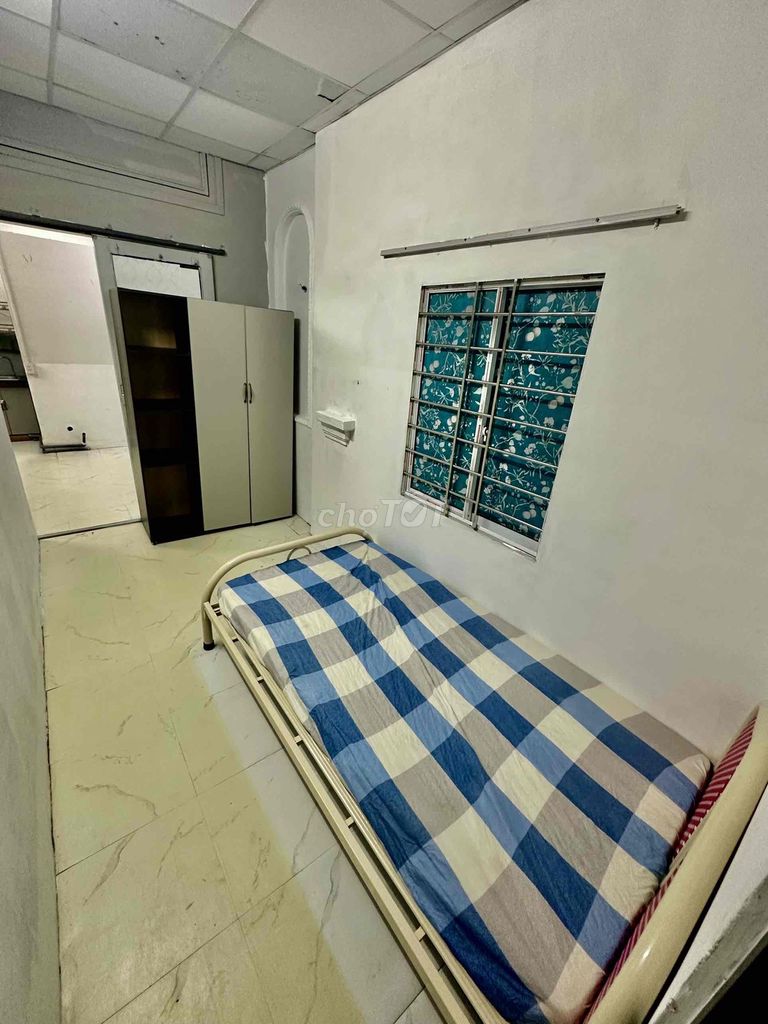 Rent two bedrooms, match four cars.