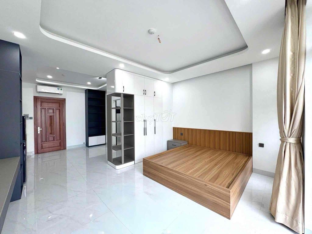 Studio Public Service is just Bạch Đằng.