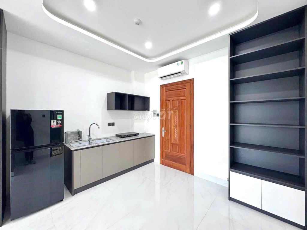Studio Public Service is just Bạch Đằng.