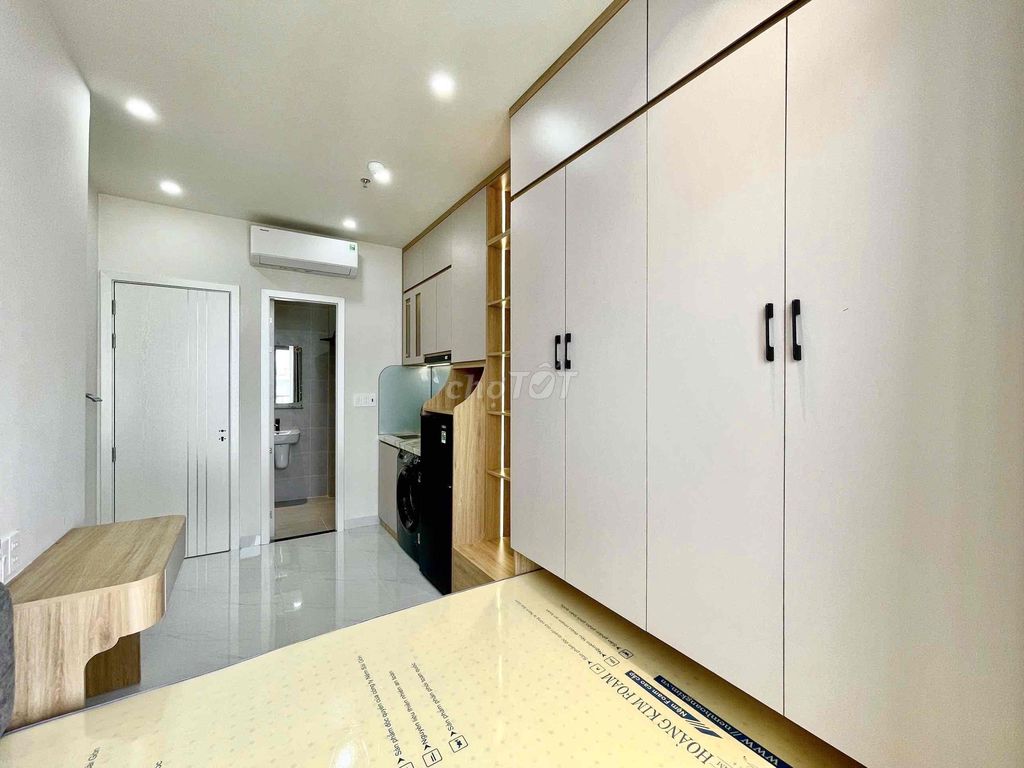 The new balcony studio is 100% unspoiled on Phạm Văn Bạch.