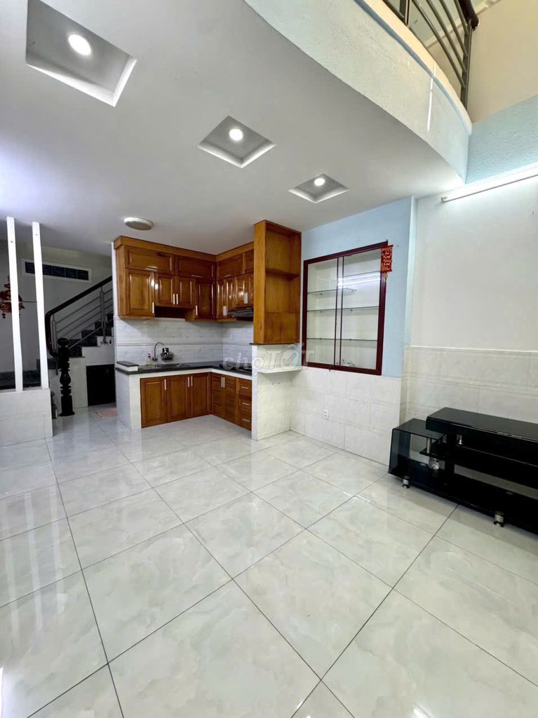 Rent the original four-story apartment -16/ Dương Quảng Hàm, 5 Gò Vấp, 10 million.