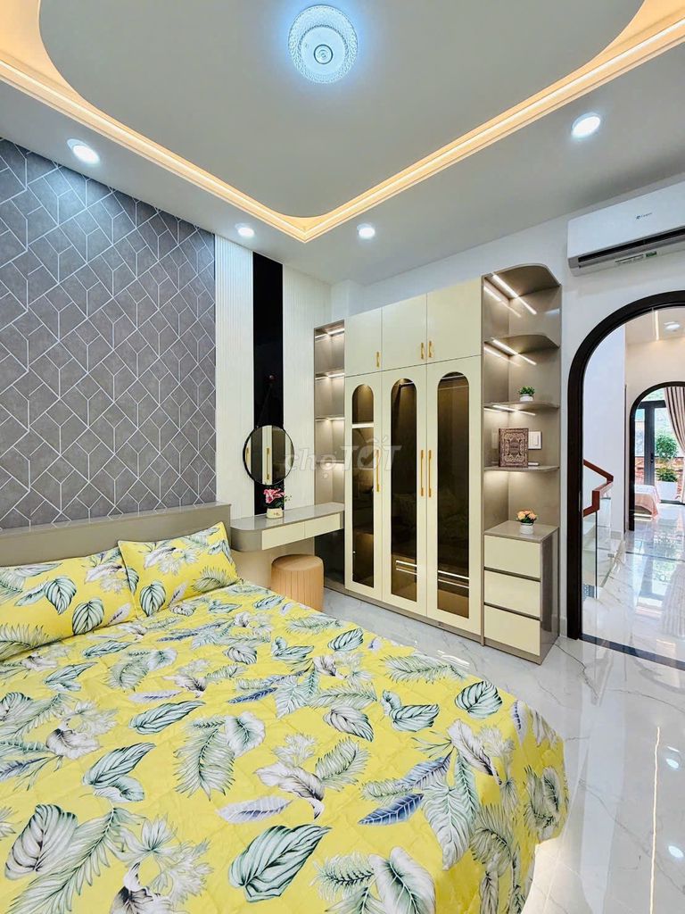 Renting a new house, four Trường Chinh bedrooms, Tân Bình 14 million a month.
