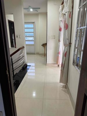 Rent the level 2 on Nguyễn Duy Trinh front floor