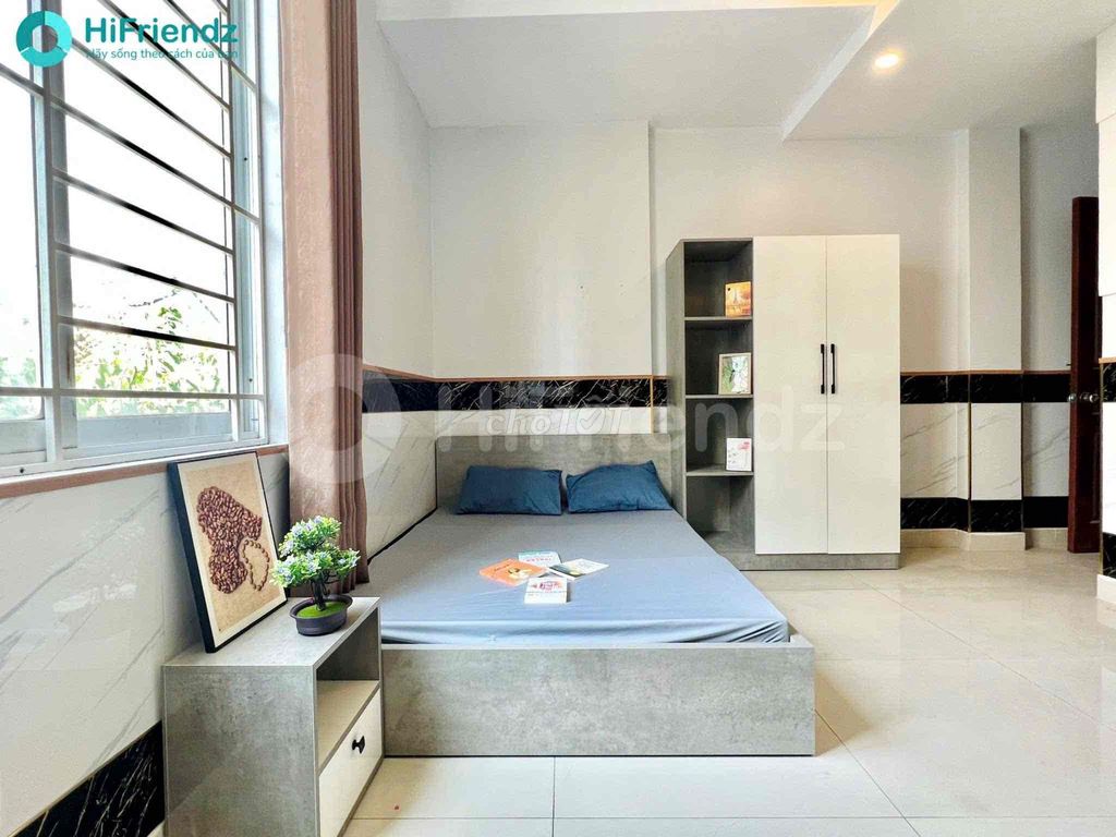 The studio is a super-beautiful interior near the Great District 8 district 5.