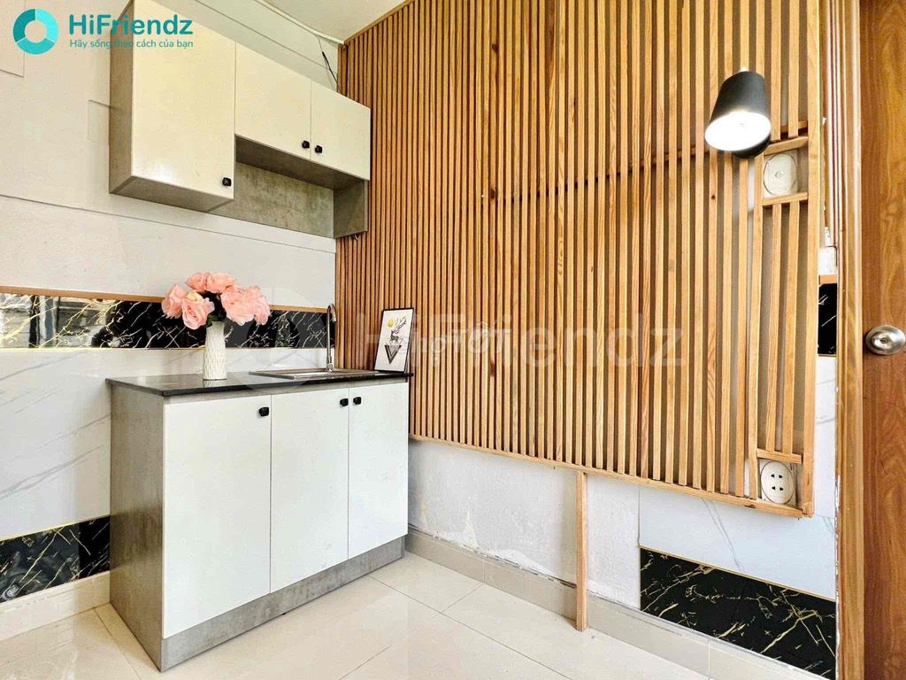 The studio is a super-beautiful interior near the Great District 8 district 5.