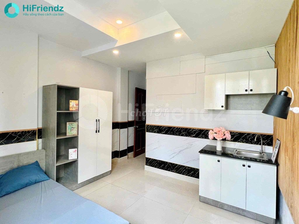 The studio is a super-beautiful interior near the Great District 8 district 5.