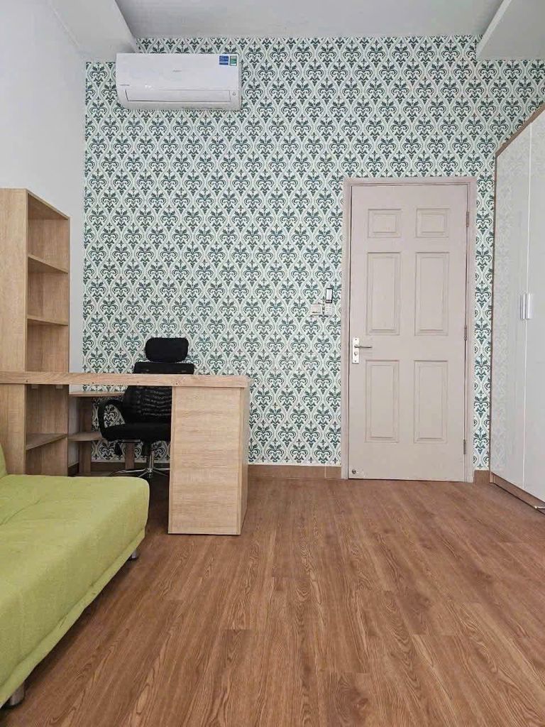 Three super-wide bedrooms 100 M-chovies of the 7th district.