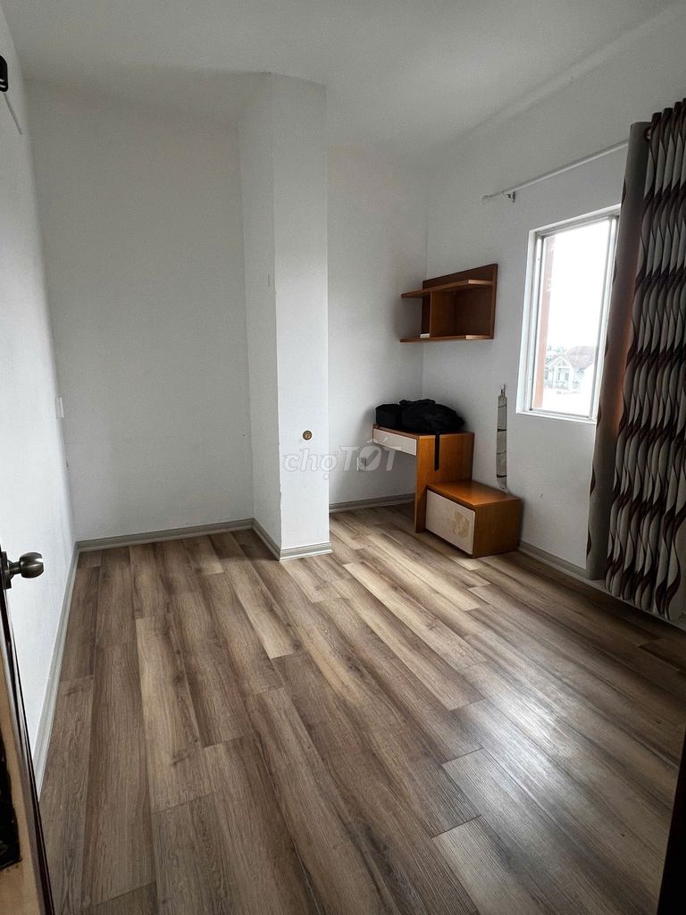 Rent a two-room apartment. A bathroom.